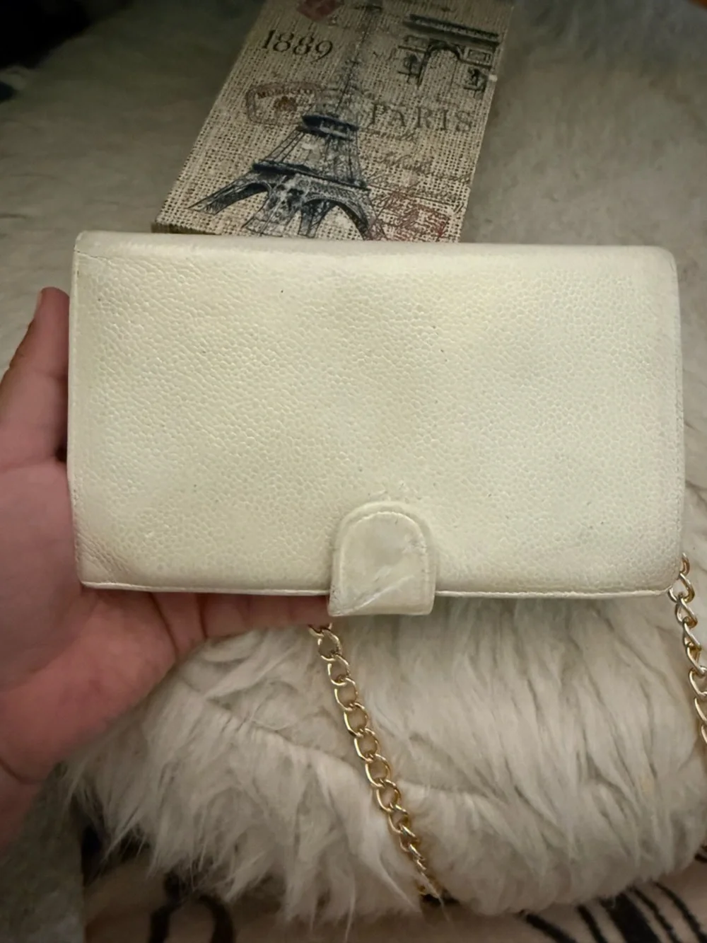 Authentic Vintage Chanel White Wallet - Picture 3 of 16
